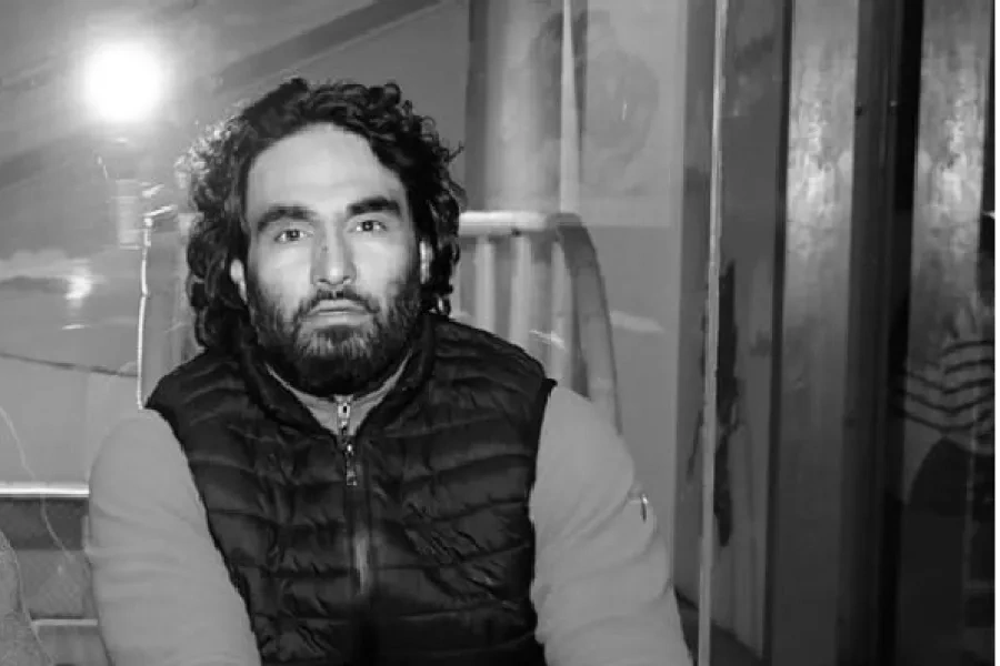 black and white journalist-1769940587.webp